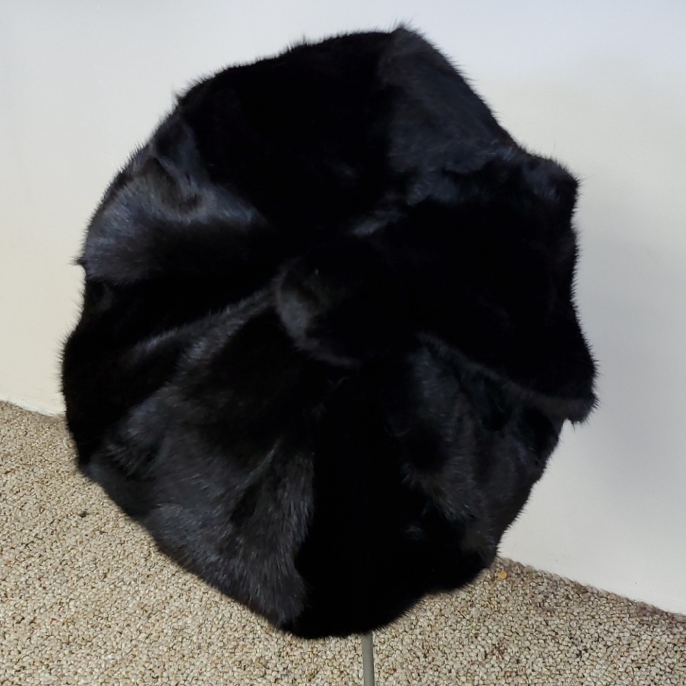 Black Mink Fur Sections Apple Cap - Picture 3 of 4